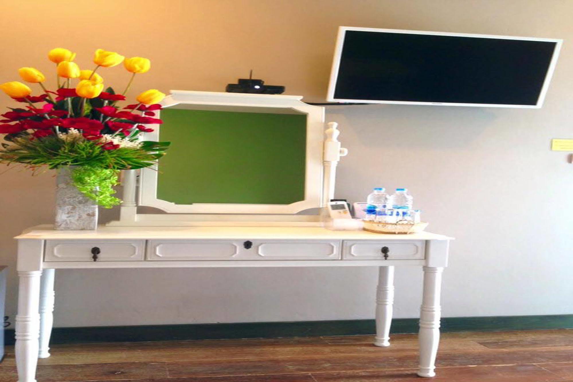Mulberry House Hotell Pak Thong Chai Eksteriør bilde
