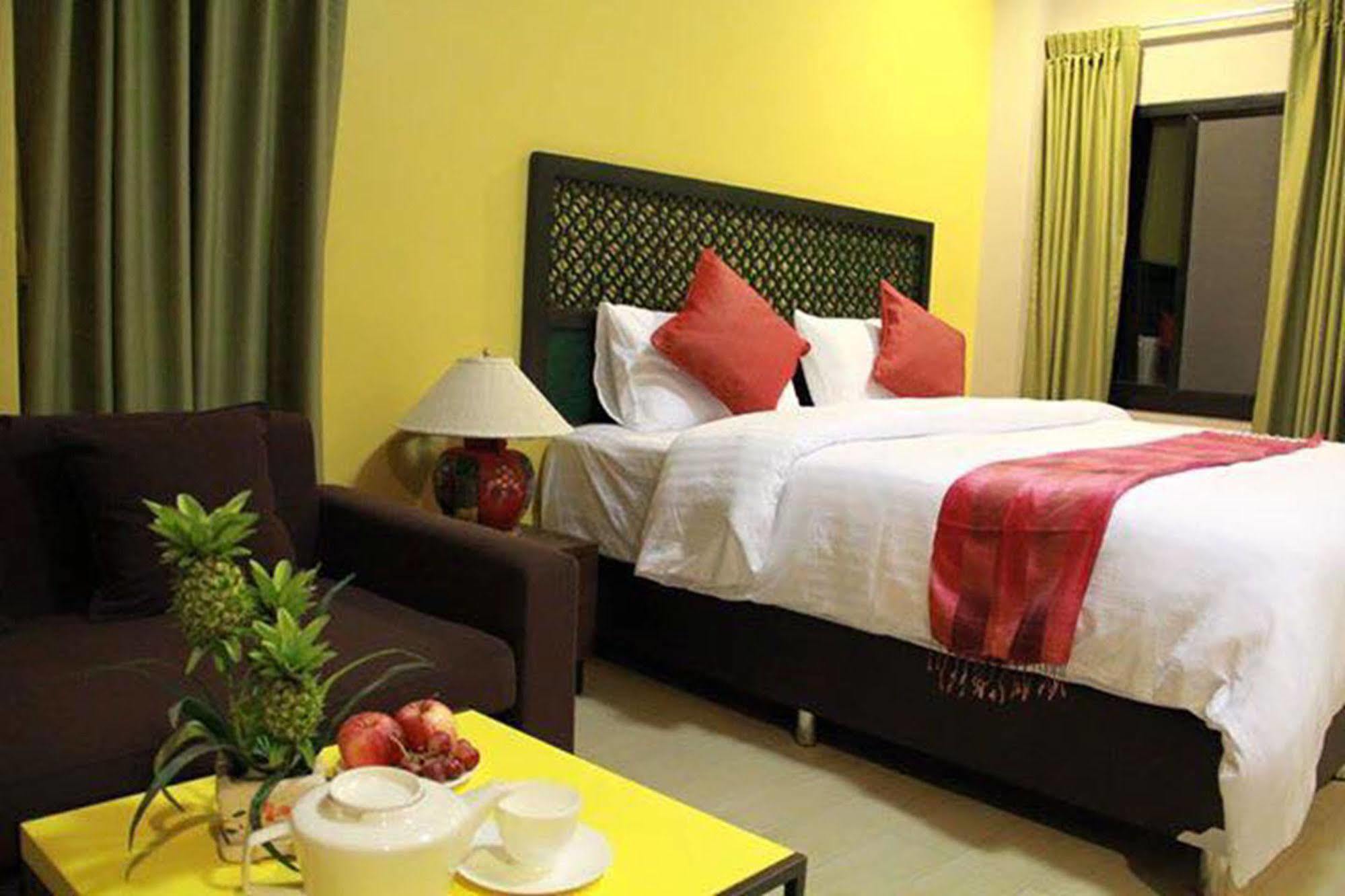 Mulberry House Hotell Pak Thong Chai Eksteriør bilde