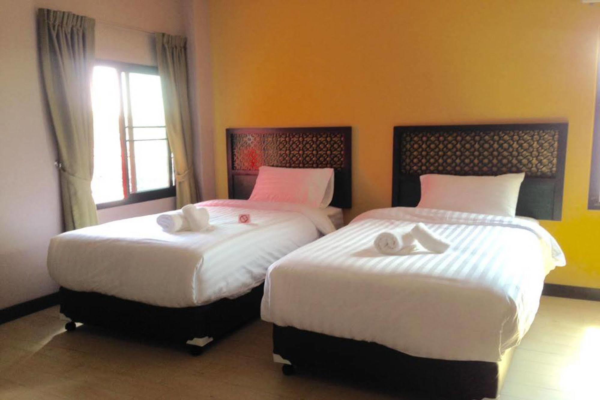 Mulberry House Hotell Pak Thong Chai Eksteriør bilde