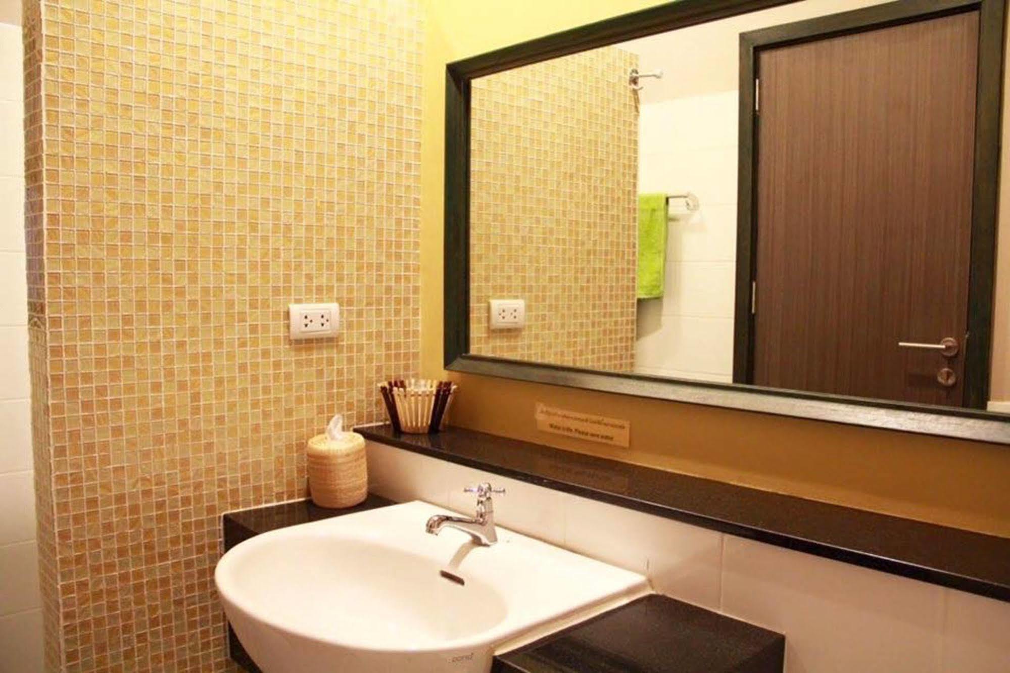 Mulberry House Hotell Pak Thong Chai Eksteriør bilde